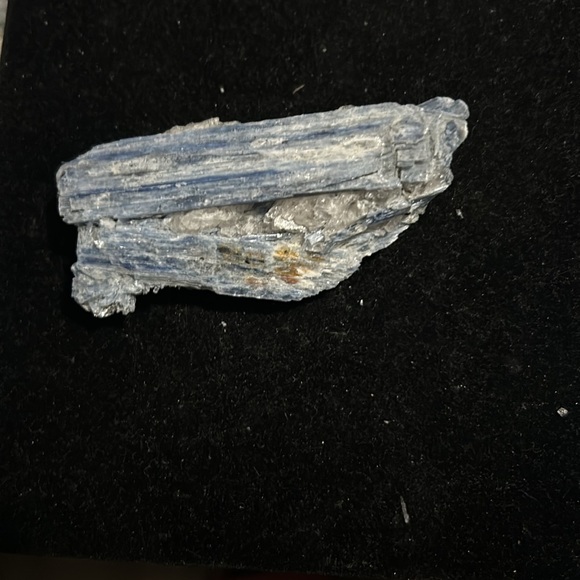 Kyanite - Picture 3 of 4